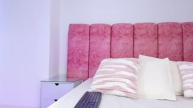 emmacurvy online show from 11/14/25, 03:05