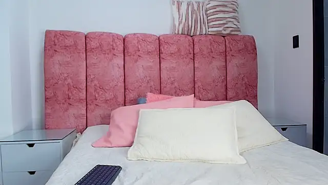 emmacurvy online show from 11/15/25, 03:04