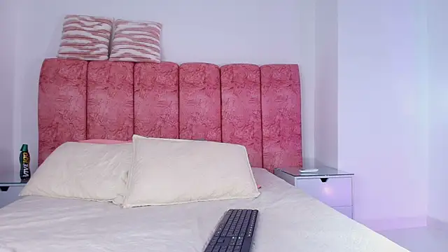 emmacurvy online show from 12/02/25, 03:12