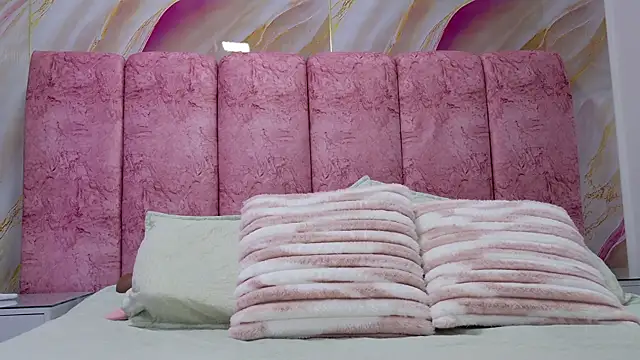 emmacurvy online show from 04/11/26, 03:11