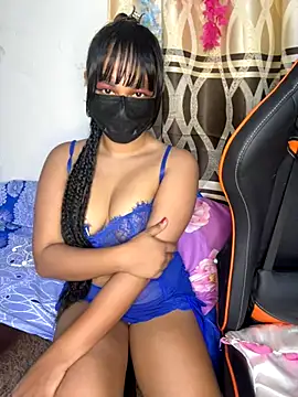 Snapshot of Ariana__Marie chatting on 11/17/25, 10:59 Ariana Marie online show from 11/17/25, 10:59