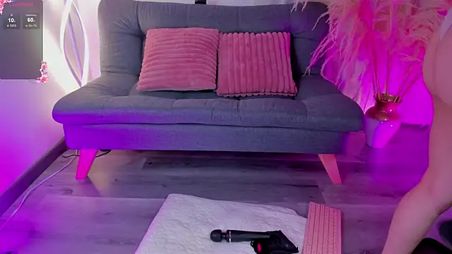 Snapshot of hannacutegod chatting on 12/23/25, 05:27 hannacutegod online show from 12/23/25, 05:27