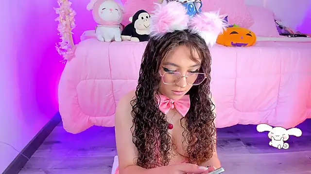 Snapshot of hannacutegod chatting on 01/19/26, 05:44 hannacutegod online show from 01/19/26, 05:44