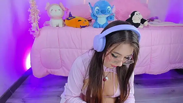 Snapshot of hannacutegod chatting on 03/13/26, 05:25 hannacutegod online show from 03/13/26, 05:25