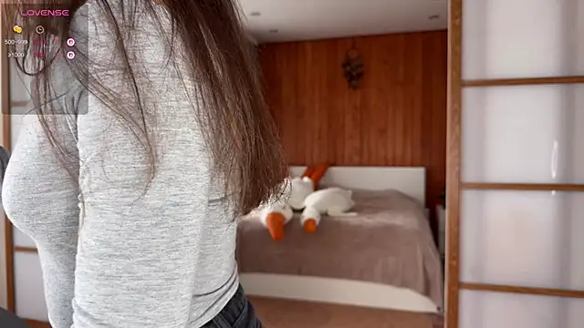 Snapshot of PlumyBun chatting on 09/21/25, 04:25 PlumyBun online show from 09/21/25, 04:25