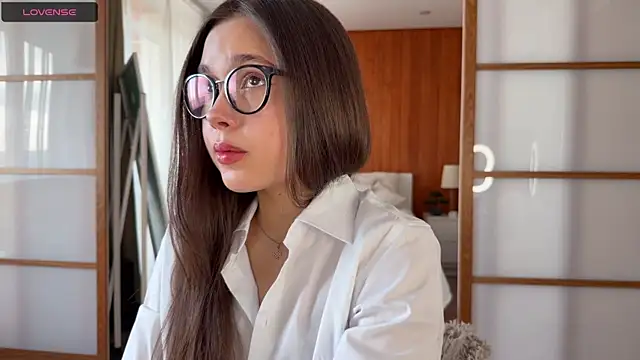 Snapshot of PlumyBun chatting on 11/22/25, 04:22 PlumyBun online show from 11/22/25, 04:22