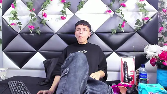 Snapshot of Megan_Thompson_ chatting on 09/21/25, 02:24 Megan Thompson  online show from 09/21/25, 02:24