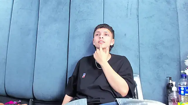 Snapshot of Megan_Thompson_ chatting on 02/12/26, 02:17 Megan Thompson online show from 02/12/26, 02:17