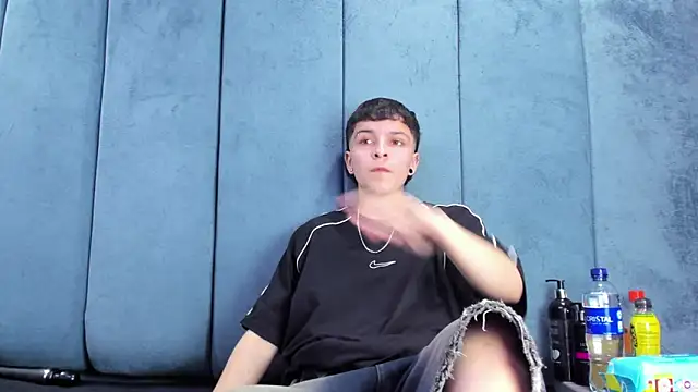 Megan Thompson  online show from 03/25/26, 02:06