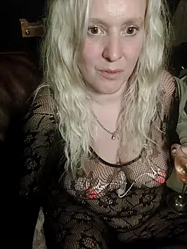 Bouncy-Bella28X online show from 09/19/25, 09:59