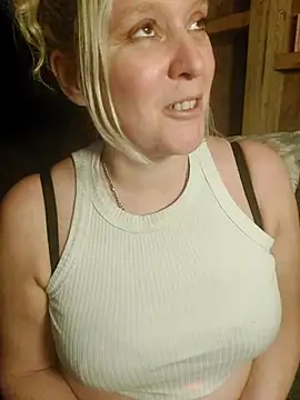 Bouncy-Bella28X online show from 10/11/25, 09:46