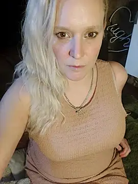 Bouncy-Bella28X online show from 10/23/25, 11:09