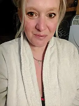 Bouncy-Bella28X online show from 10/30/25, 08:27