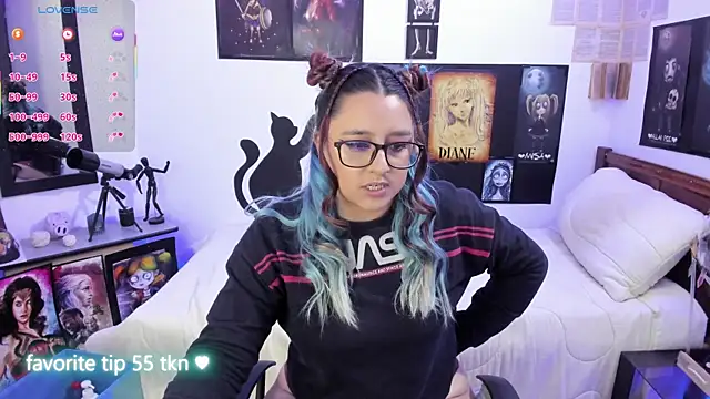 Snapshot of Cherry_blush_ chatting on 11/19/25, 07:47 Cherry blush online show from 11/19/25, 07:47