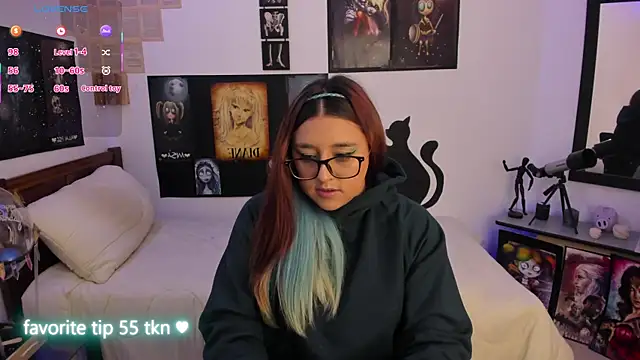 Snapshot of Cherry_blush_ chatting on 11/20/25, 07:35 Cherry blush online show from 11/20/25, 07:35