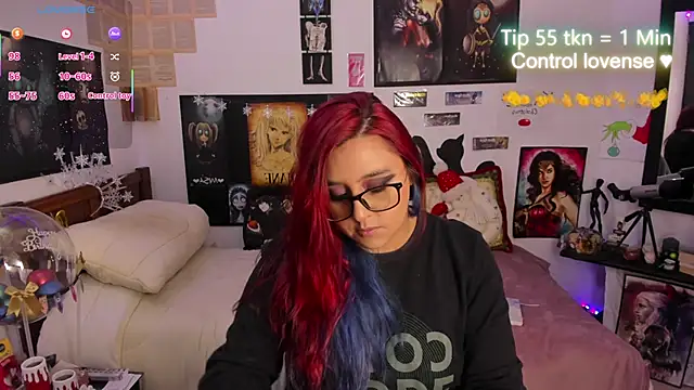 Snapshot of Cherry_blush_ chatting on 12/22/25, 09:01 Cherry blush online show from 12/22/25, 09:01