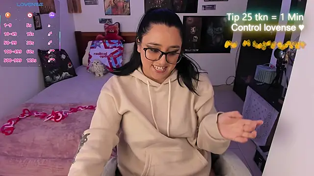 Snapshot of Cherry_blush_ chatting on 02/02/26, 11:14 Cherry blush online show from 02/02/26, 11:14