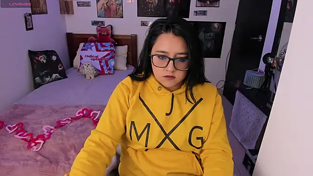 Snapshot of Cherry_blush_ chatting on 02/03/26, 09:20 Cherry blush online show from 02/03/26, 09:20