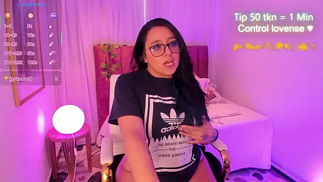 Snapshot of Cherry_blush_ chatting on 02/17/26, 08:59 Cherry blush online show from 02/17/26, 08:59