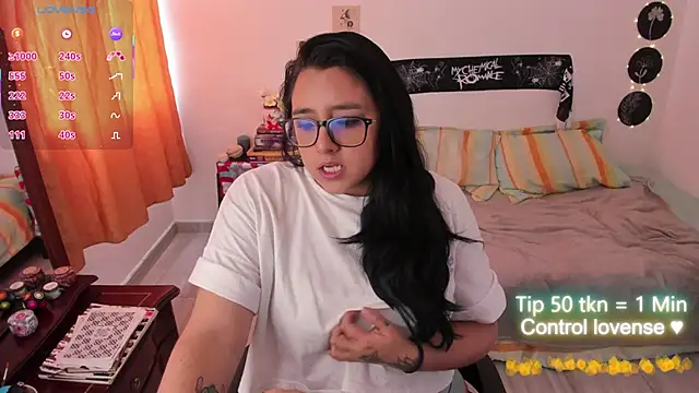 Snapshot of Cherry_blush_ chatting on 02/24/26, 03:32 Cherry blush online show from 02/24/26, 03:32