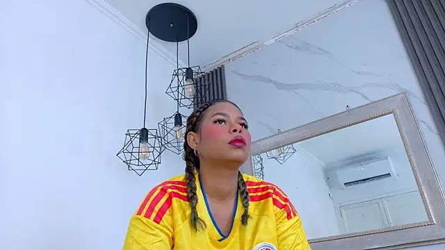 Snapshot of keyla_mejia chatting on 06/27/26, 12:22 keyla mejia online show from 06/27/26, 12:22