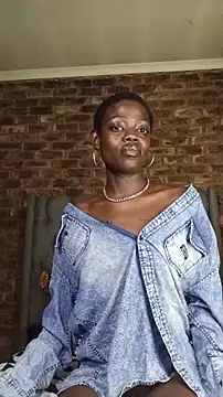 Snapshot of Ebony-Mistique chatting on 02/13/26, 07:32 Ebony-Mistique online show from 02/13/26, 07:32