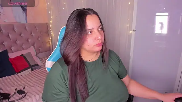 Snapshot of artemisa19 chatting on 10/23/25, 06:13 artemisa19 online show from 10/23/25, 06:13