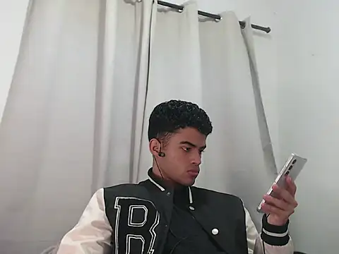 camillo beischel  online show from 09/30/25, 07:41