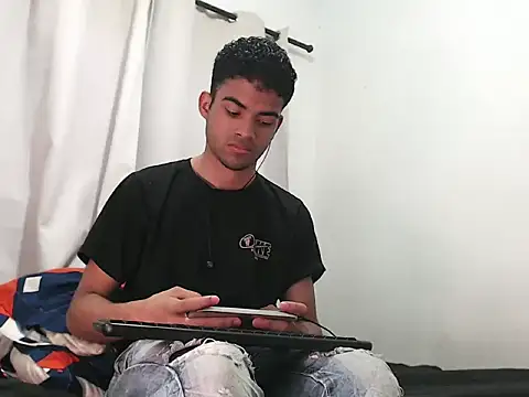 camillo beischel  online show from 10/01/25, 06:36