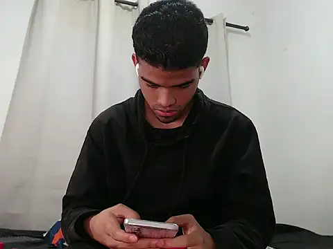 camillo beischel  online show from 10/11/25, 06:28