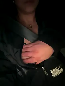 Snapshot of dc353 chatting on 12/14/25, 04:29 dc353 online show from 12/14/25, 04:29