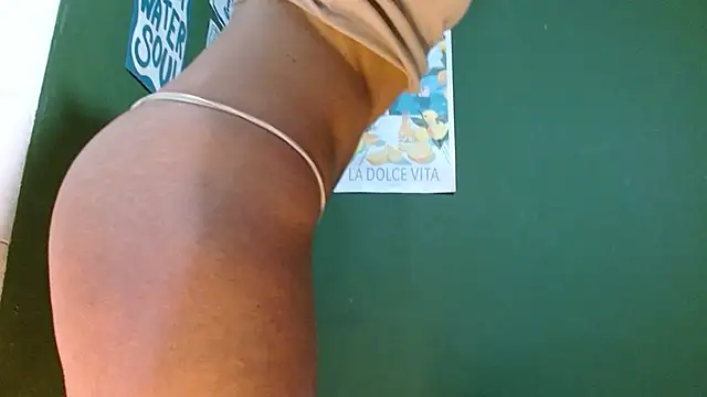 Roxiehood online show from 04/15/26, 02:18