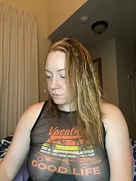 Snapshot of ChiliRoja chatting on 09/14/25, 05:06 ChiliRoja online show from 09/14/25, 05:06