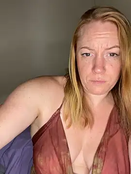 Snapshot of ChiliRoja chatting on 09/17/25, 05:20 ChiliRoja online show from 09/17/25, 05:20