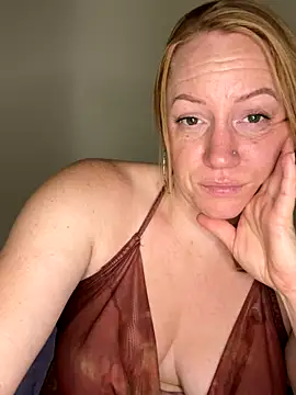 Snapshot of ChiliRoja chatting on 09/19/25, 05:31 ChiliRoja online show from 09/19/25, 05:31