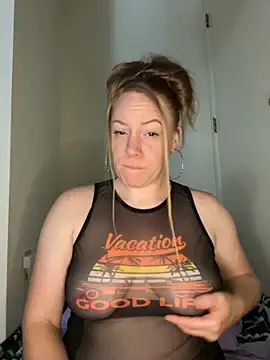 Snapshot of ChiliRoja chatting on 09/20/25, 06:25 ChiliRoja online show from 09/20/25, 06:25