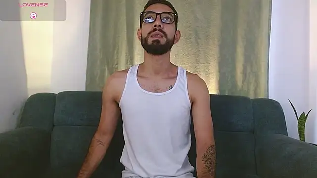 Snapshot of ReyPablo1 chatting on 10/08/25, 08:39 ReyPablo1 online show from 10/08/25, 08:39