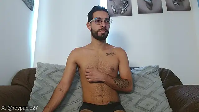 Snapshot of ReyPablo1 chatting on 11/28/25, 08:00 ReyPablo1 online show from 11/28/25, 08:00
