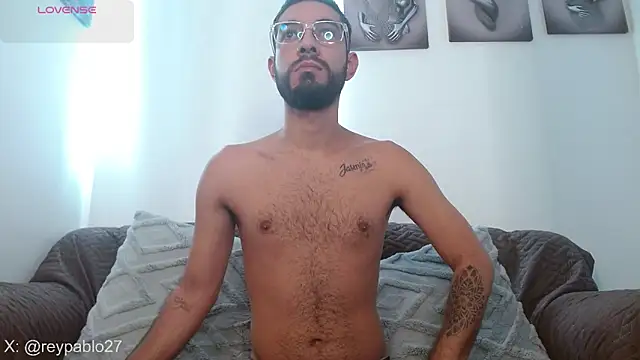 Snapshot of ReyPablo1 chatting on 12/04/25, 03:54 ReyPablo1 online show from 12/04/25, 03:54