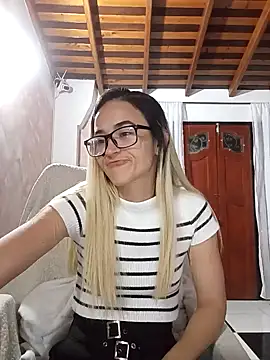 Snapshot of Mariam_Arango chatting on 01/15/26, 06:40 Mariam Arango online show from 01/15/26, 06:40