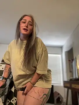 Alix Valentine online show from 04/27/26, 11:36