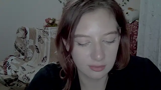 Snapshot of Lily_Ember chatting on 12/13/25, 07:53 Lily Ember online show from 12/13/25, 07:53