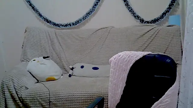 Snapshot of Lily_Ember chatting on 12/18/25, 06:14 Lily Ember online show from 12/18/25, 06:14