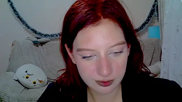 Snapshot of Lily_Ember chatting on 12/22/25, 06:05 Lily Ember online show from 12/22/25, 06:05