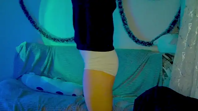 Snapshot of Lily_Ember chatting on 01/13/26, 08:03 Lily Ember online show from 01/13/26, 08:03