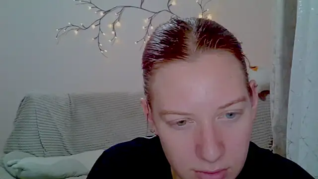 Snapshot of Lily_Ember chatting on 03/14/26, 08:25 Lily Ember online show from 03/14/26, 08:25