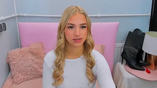 Snapshot of EvetteRose chatting on 09/26/25, 04:11 EvetteRose online show from 09/26/25, 04:11