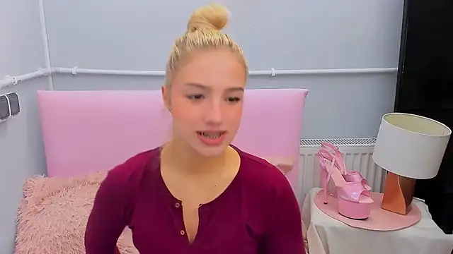 Snapshot of EvetteRose chatting on 09/30/25, 02:55 EvetteRose online show from 09/30/25, 02:55