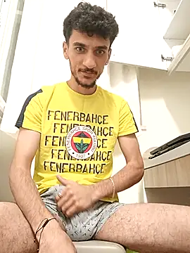 Snapshot of yolgezer073 chatting on 10/05/25, 10:51 yolgezer073 online show from 10/05/25, 10:51