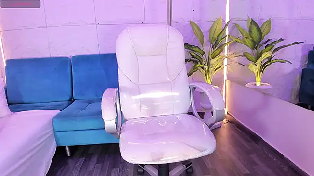 Snapshot of AlissonHarperr chatting on 10/29/25, 05:25 AlissonHarperr online show from 10/29/25, 05:25